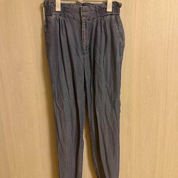 Calvin Klein Light Blue Tapered Lyocell Pants – Size 2 (sale ends 08/28) - Picture 1 of 3